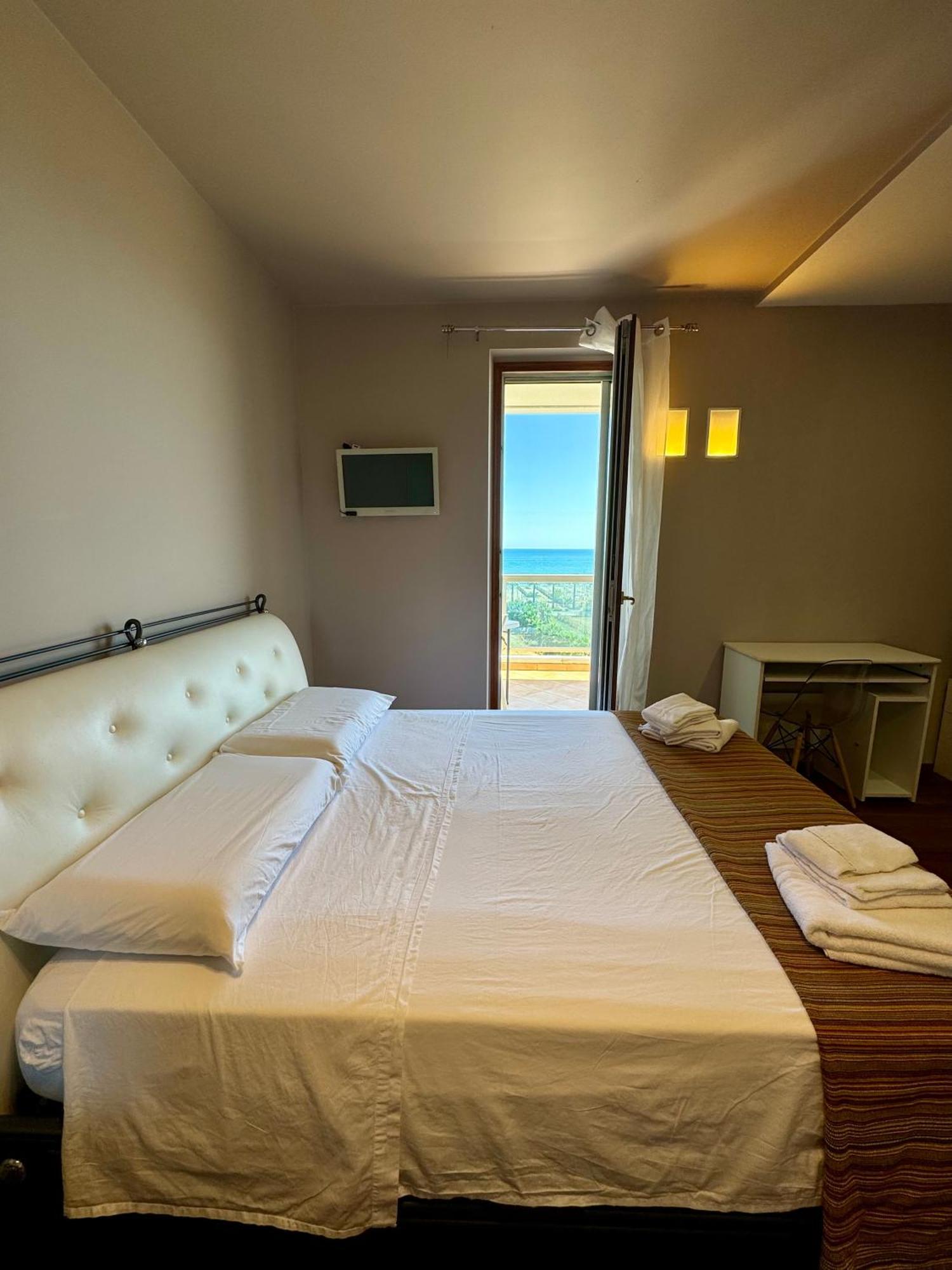 B&B L'Orizzonte 바를레타 외부 사진